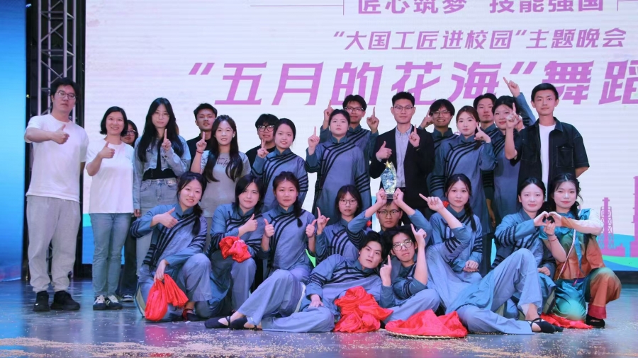 d18a512c4c37ed499de2af59e2767c7.jpg